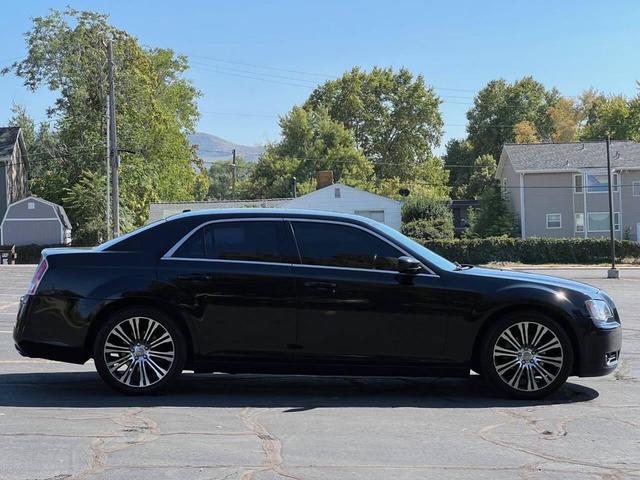 Photo of 2013 Black Chrysler 300