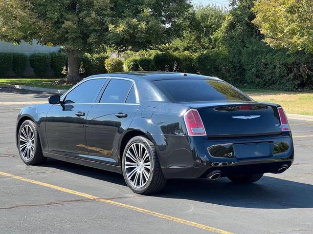 Photo of 2013 Black Chrysler 300