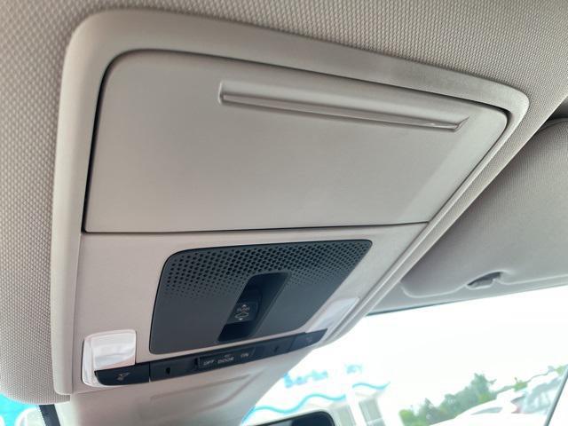 Photo of 2026 Crystal Black Pearl Honda CR-V