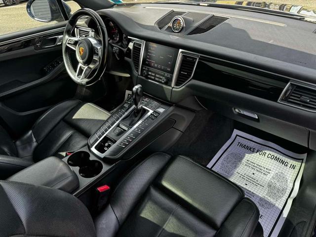 Photo of 2018 Night Blue Metallic Porsche Macan