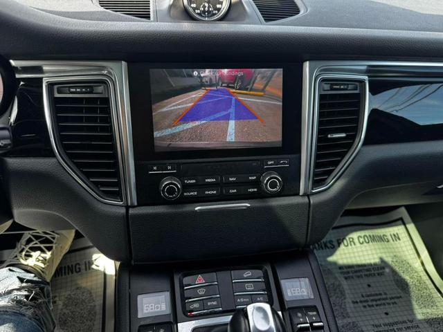 Photo of 2018 Night Blue Metallic Porsche Macan