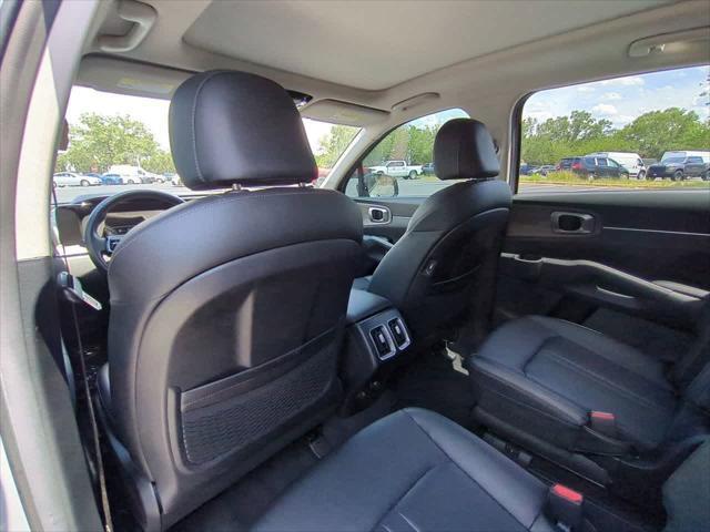 Photo of 2023 Wolf Gray Kia Sorento