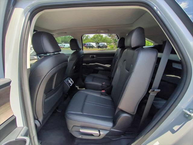 Photo of 2023 Wolf Gray Kia Sorento