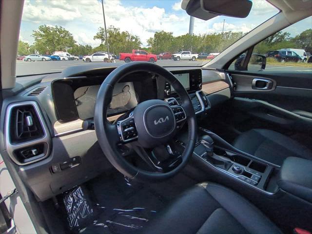 Photo of 2023 Wolf Gray Kia Sorento