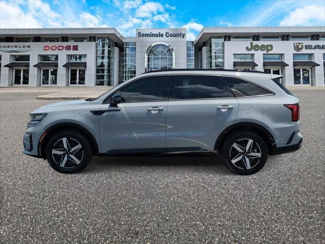 Photo of 2023 Wolf Gray Kia Sorento