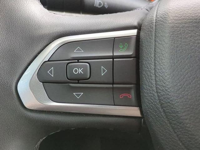 Photo of 2023 Diamond Black Crystal Pearlcoat Jeep Compass