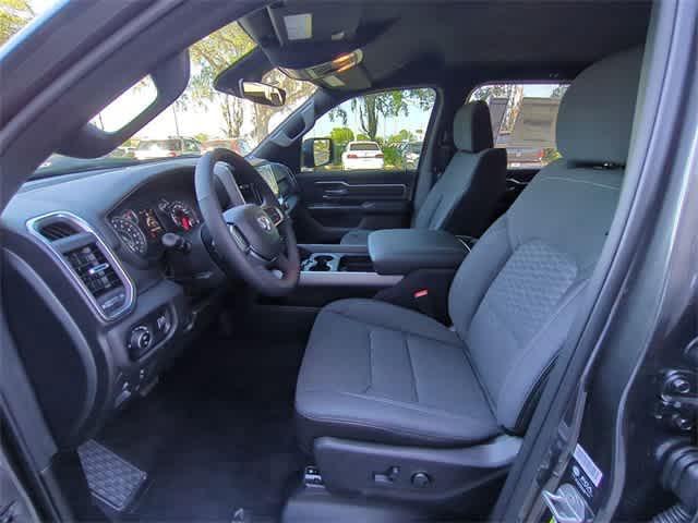 Photo of 2025 Granite Crystal Metallic Clearcoat RAM 1500