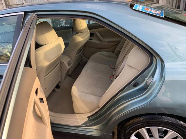 Photo of 2009 Green Toyota Camry