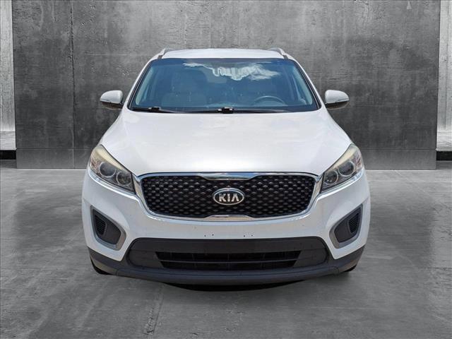 Photo of 2017 Snow White Pearl Kia Sorento