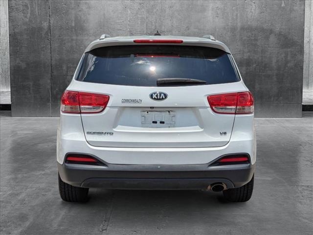 Photo of 2017 Snow White Pearl Kia Sorento