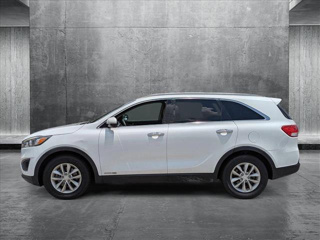 Photo of 2017 Snow White Pearl Kia Sorento
