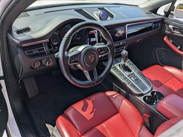 Photo of 2021 Carrara White Metallic Porsche Macan