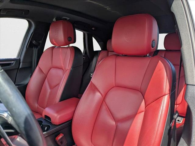 Photo of 2021 Carrara White Metallic Porsche Macan