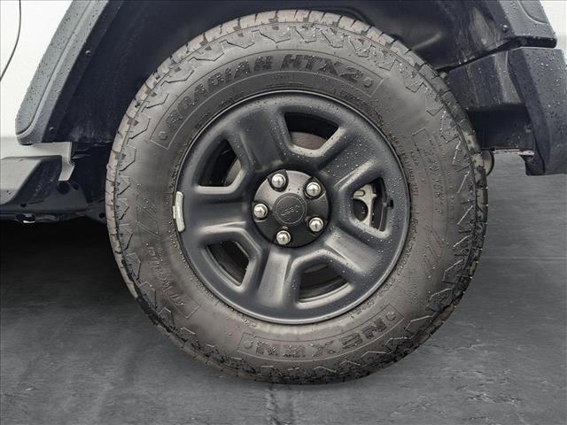Photo of 2025 Bright White Clearcoat Jeep Wrangler