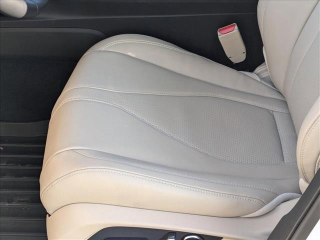 Photo of 2025 Platinum White Pearl Acura TLX