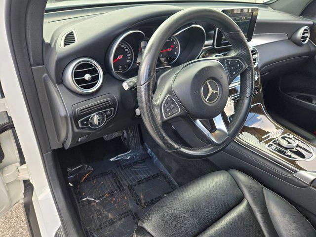 Photo of 2018 Polar White Mercedes-Benz GLC 300