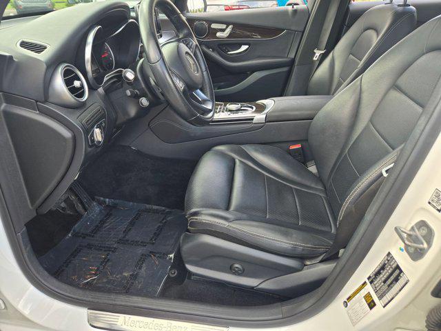 Photo of 2018 Polar White Mercedes-Benz GLC 300