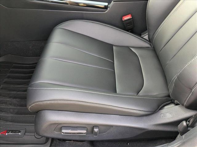 Photo of 2025 Platinum White Pearl Acura Integra