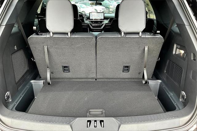 Photo of 2025 Agate Black Metallic Ford Explorer