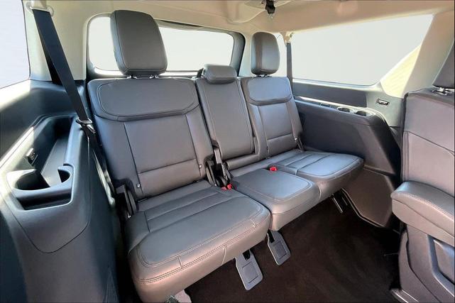 Photo of 2025 STAR WHITE MET TRI-COAT Ford Expedition Max