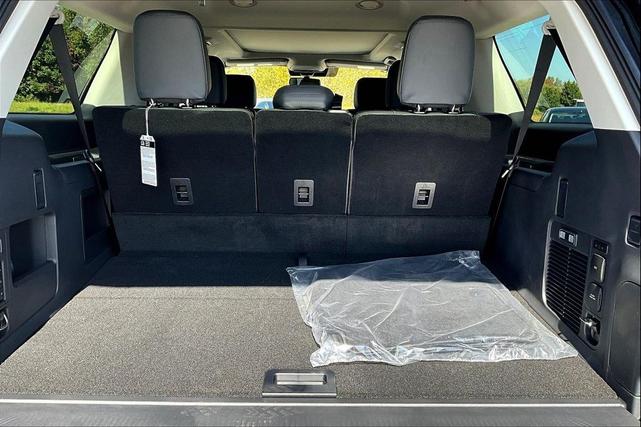 Photo of 2025 STAR WHITE MET TRI-COAT Ford Expedition Max