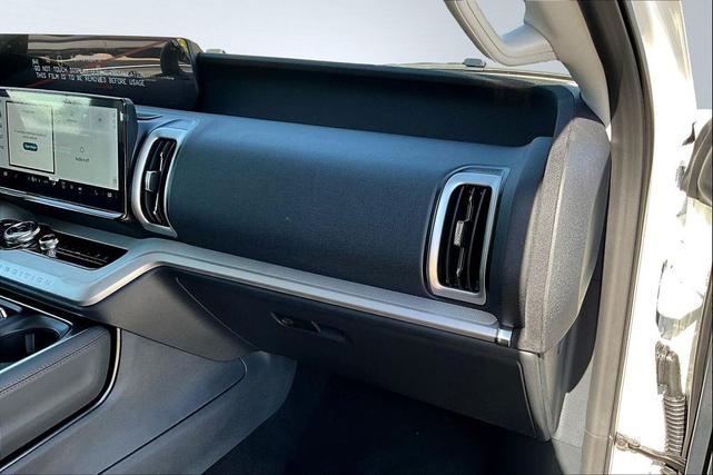 Photo of 2025 STAR WHITE MET TRI-COAT Ford Expedition Max