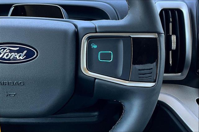 Photo of 2025 STAR WHITE MET TRI-COAT Ford Expedition Max