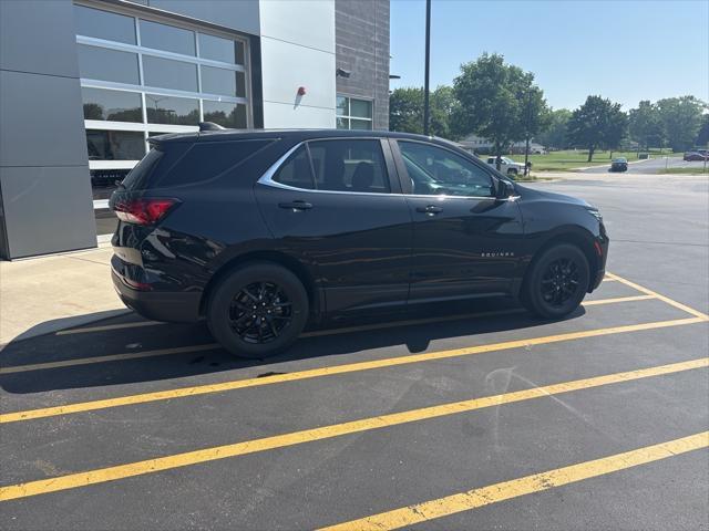 Photo of 2022 Mosaic Black Metallic Chevrolet Equinox