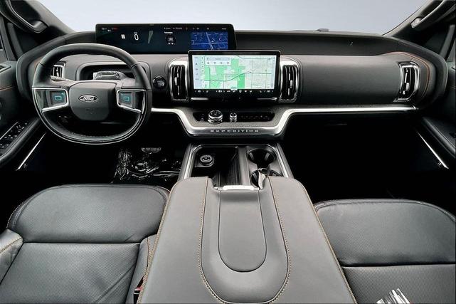 Photo of 2025 GLACIER GRAY METALLIC TC Ford Expedition