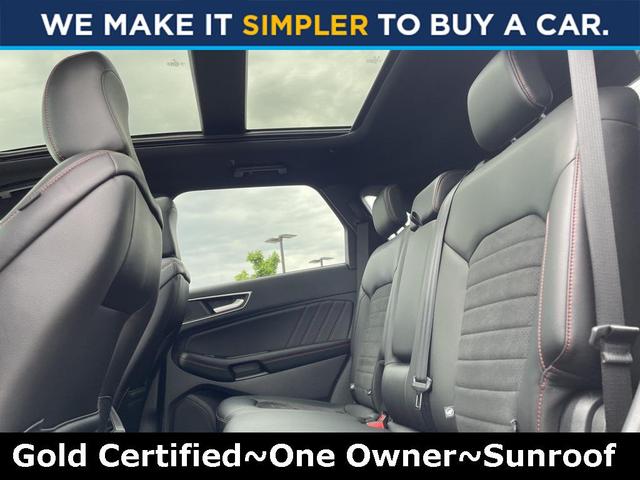Photo of 2022 Carbonized Gray Metallic Ford Edge