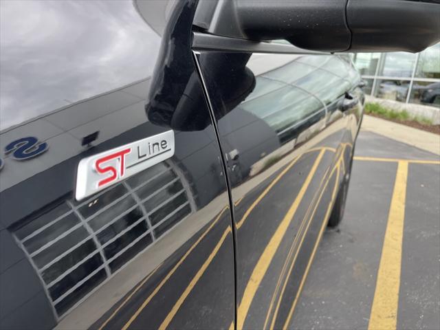 Photo of 2025 Agate Black Metallic Ford Escape