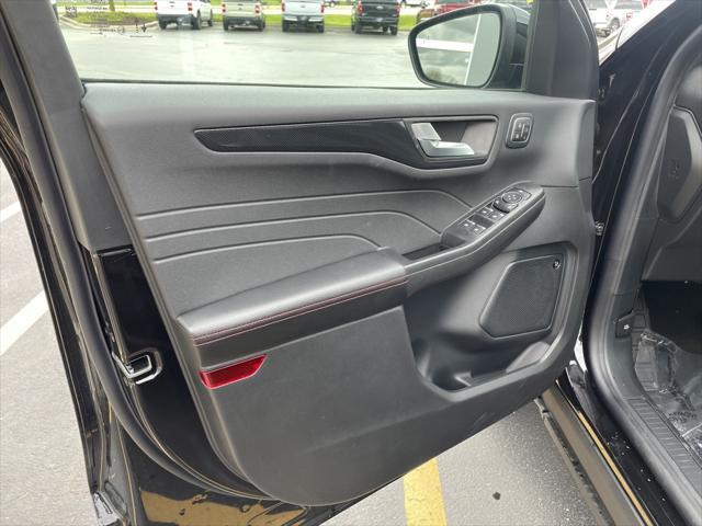 Photo of 2025 Agate Black Metallic Ford Escape
