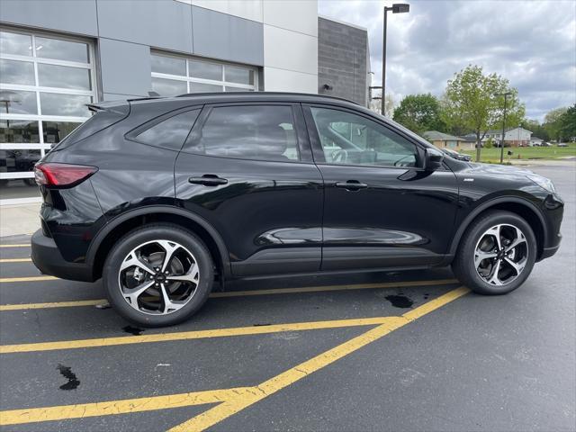 Photo of 2025 Agate Black Metallic Ford Escape