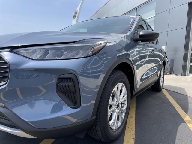 Photo of 2025 Vapor Blue Metallic Ford Escape