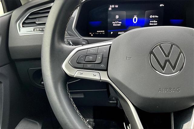 Photo of 2022 Deep Black Pearl Volkswagen Tiguan