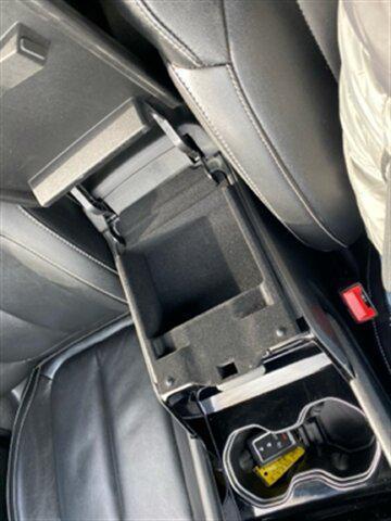 Photo of 2022 Diamond Black Crystal Pearlcoat Jeep Grand Cherokee L