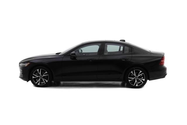 Photo of 2024 Onyx Black Volvo S60