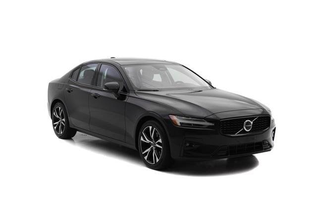 Photo of 2024 Onyx Black Volvo S60