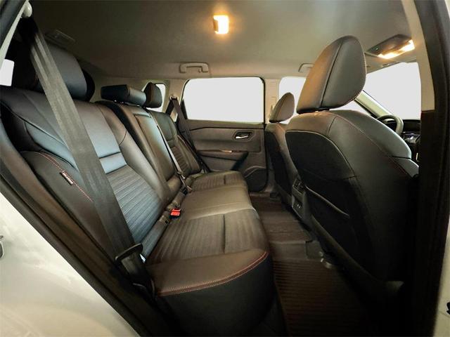 Photo of 2026 White Pearl Nissan Rogue