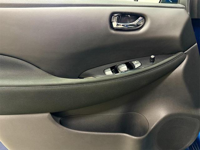 Photo of 2023 Deep Blue Pearl Nissan Leaf