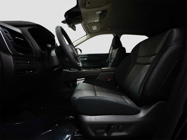 Photo of 2025 Super Black Nissan Rogue