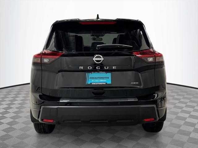 Photo of 2025 Super Black Nissan Rogue