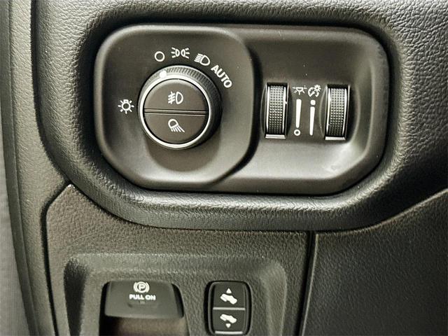 Photo of 2020 Granite Crystal Metallic Clearcoat RAM 1500