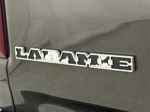Photo of 2020 Granite Crystal Metallic Clearcoat RAM 1500