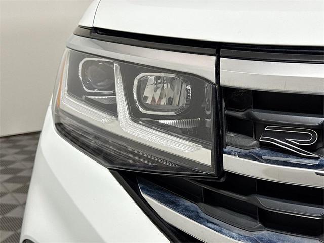 Photo of 2021 Pure White Volkswagen Atlas