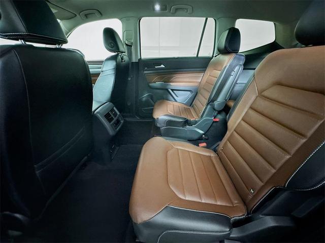 Photo of 2021 Pure White Volkswagen Atlas