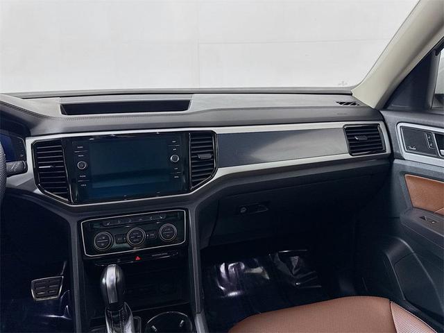 Photo of 2021 Pure White Volkswagen Atlas
