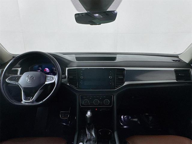 Photo of 2021 Pure White Volkswagen Atlas