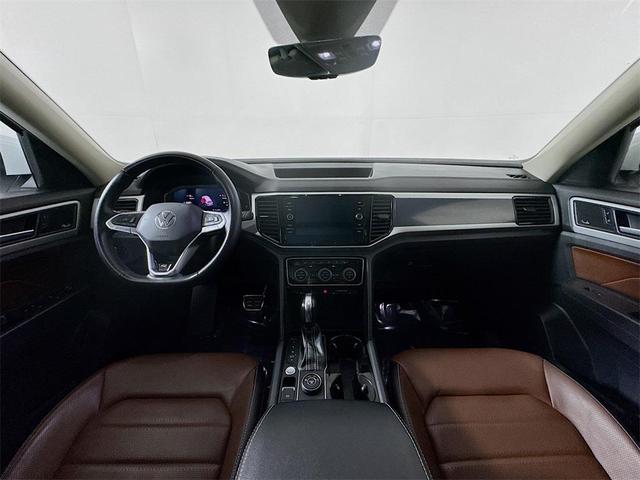 Photo of 2021 Pure White Volkswagen Atlas
