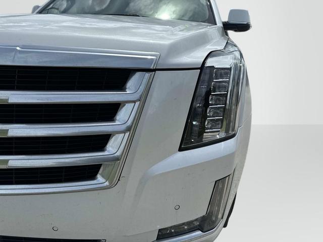 Photo of 2019 Crystal White Tricoat Cadillac Escalade